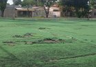 Campo de futebol da Vila Borges está em estado crítico e moradores cobram reforma urgente